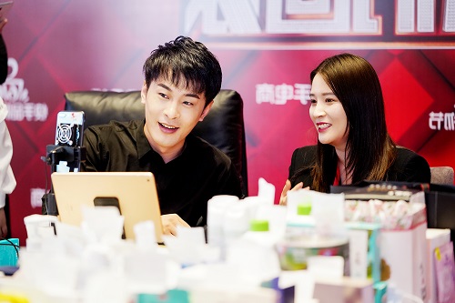 直播带货走向十亿时代，辛有志回归首播破12.5亿-