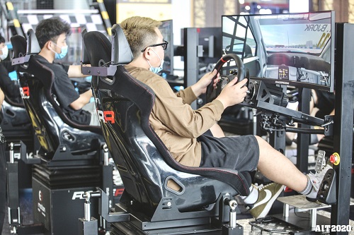 20领克WTCR模拟体验营.jpg